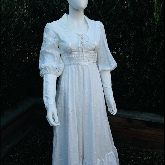 Vintage White Eyelet Gunne Sax Dress by Jessica - Picture 10 of 11